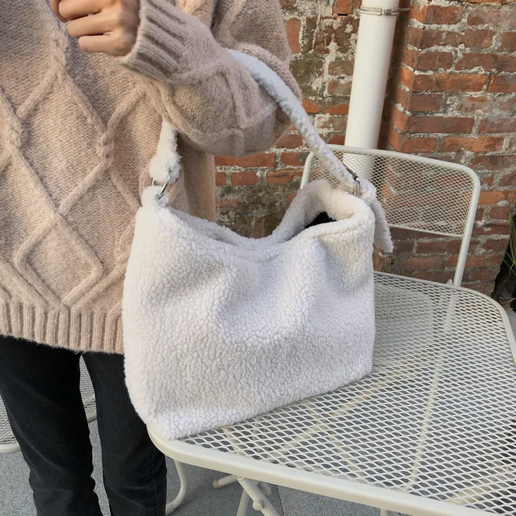 Solid Color Soft Fluffy Plush Women Messenger Bags Winter Lamb Faux Fur Ladies Shoulder Bag Large Capacity Female Casual Tote