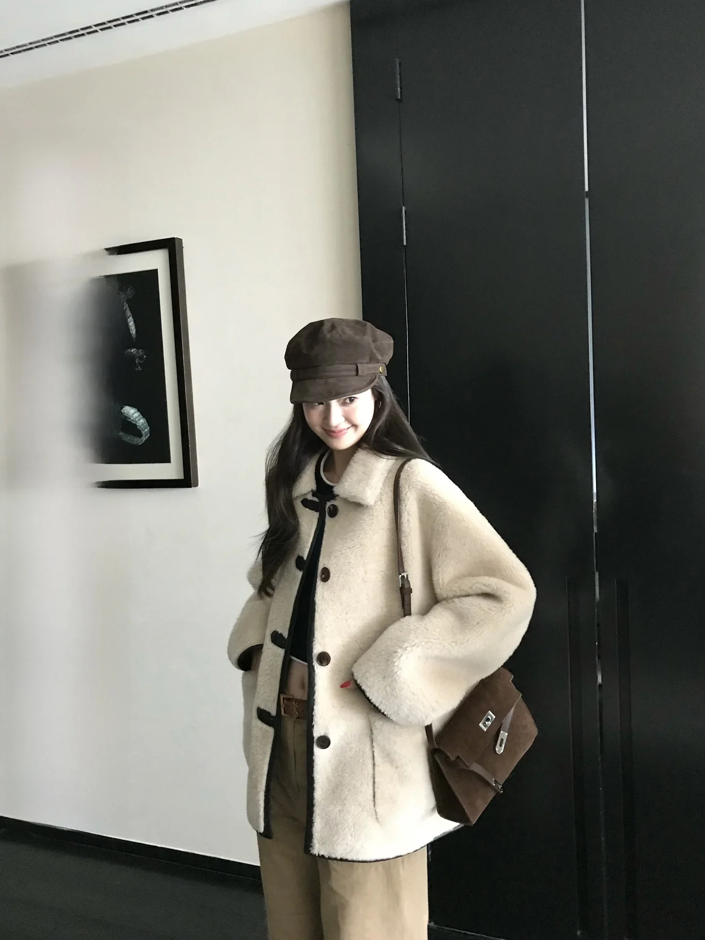 

ZM Zhou Mi 2025 New Simple Elegance Lamb Fur Coat Women's Winter Outerwear Long Sve Warmth Flap Collar All-Match Sle