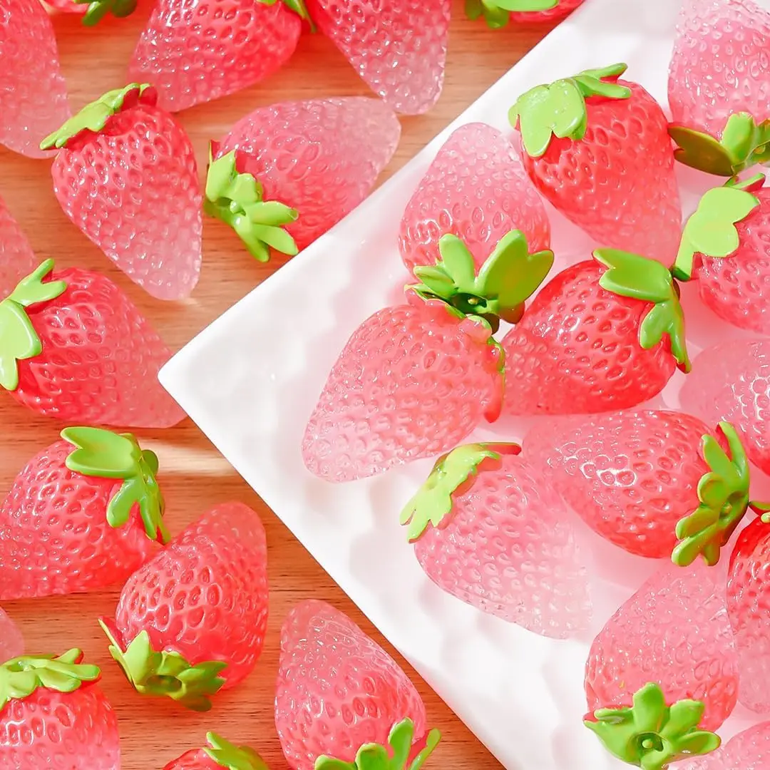 10 قطعة تماثيل الفراولة الصغيرة المضيئة الراتنج الفاكهة الاصطناعية الصغيرة توهج في الظلام الاصطناعي مصغرة الفراولة حلية