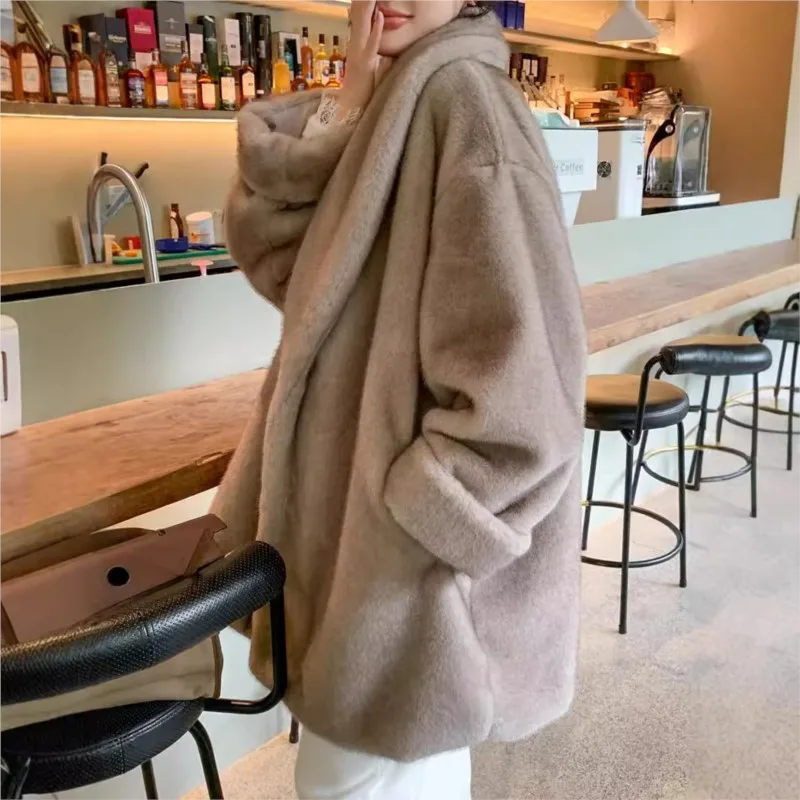 

Long velvet and fur coat women's plus-size rolled-up sleeve green fruit collar