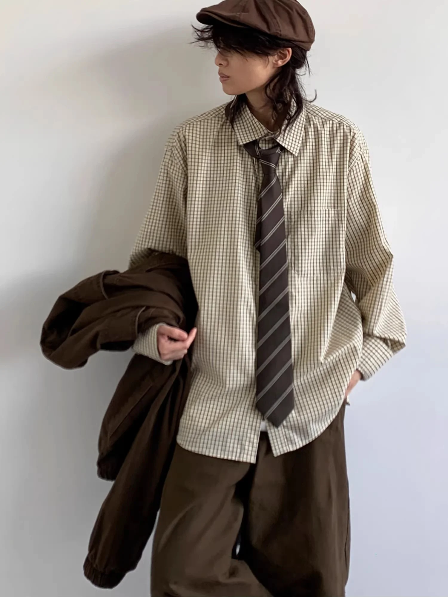 

Retro Japanese Sle Long Sve irt Men Women Neutral College Sle Loose Casual Cheered Pattern Spring Autumn Trendy