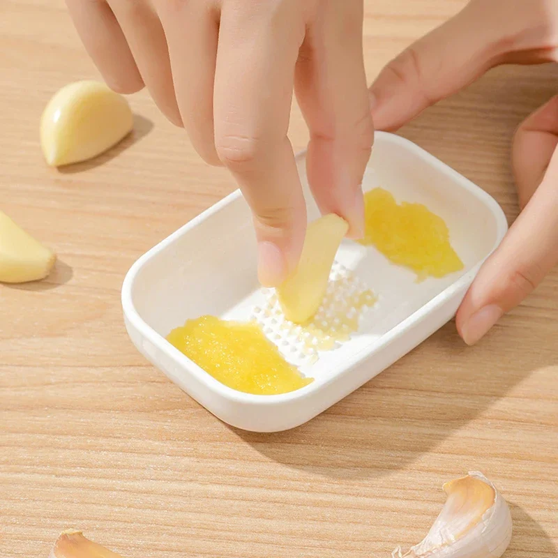 1PC Manual Ginger Grater Wasabi Grater Crusher Garlic Grinder Kitchen Fruit Presser Vegetables Ginger Grinding Kitchen Tool