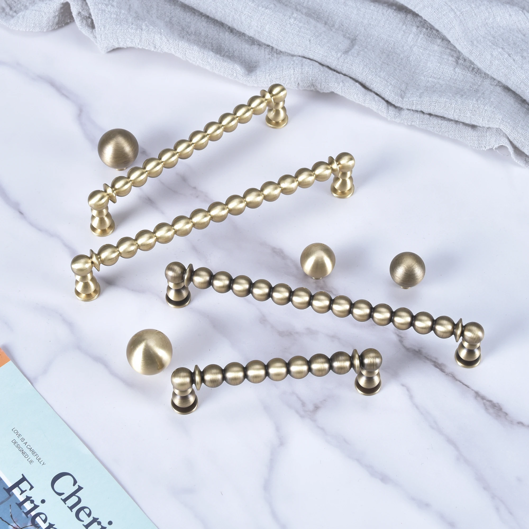 Solid Brass Kitchen Cabinet Handles Round Ball Drawer Knobs Antique Wardrobe Cupboard Pulls Copper Creative Furniture Hardware