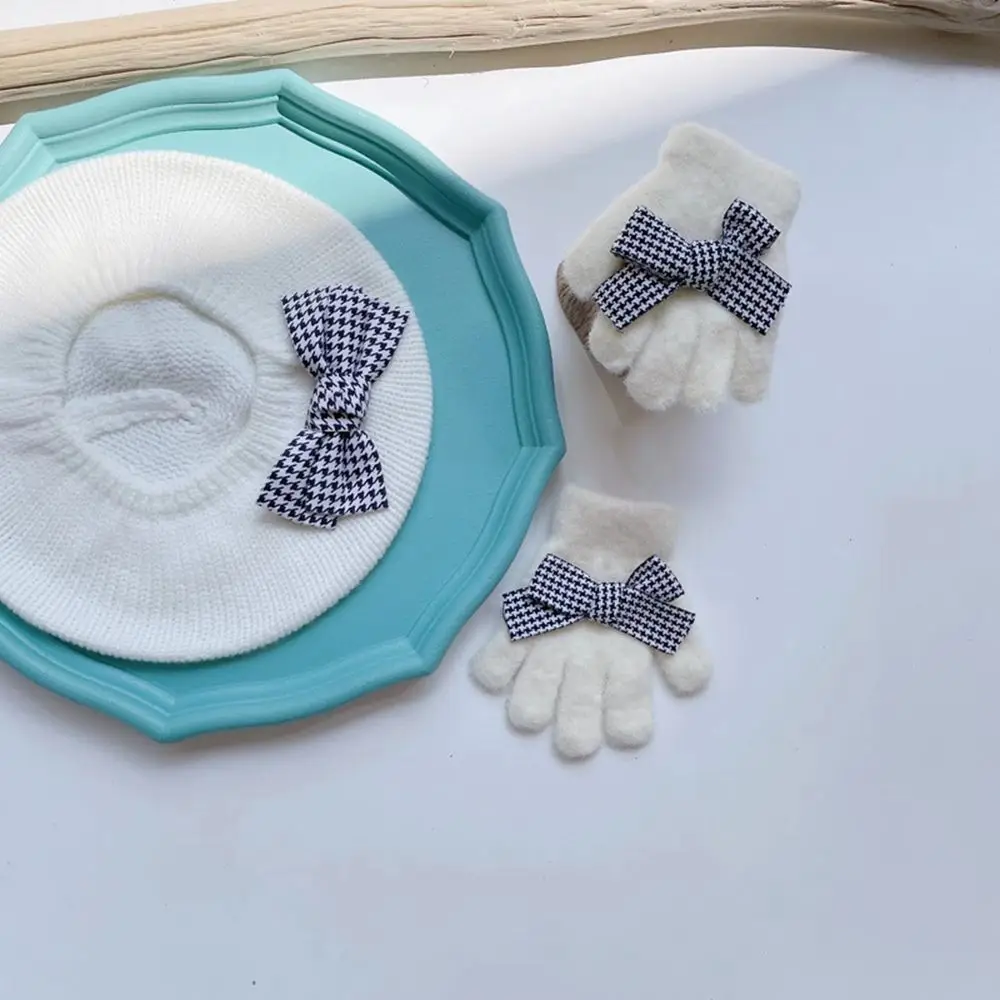 الشتاء الدافئة قبعة تدفئة الكورية نمط قبعة الرسام قبعة بلون الصوفية الأطفال قبعات الأطفال قفازات فتاة القبعات القوس