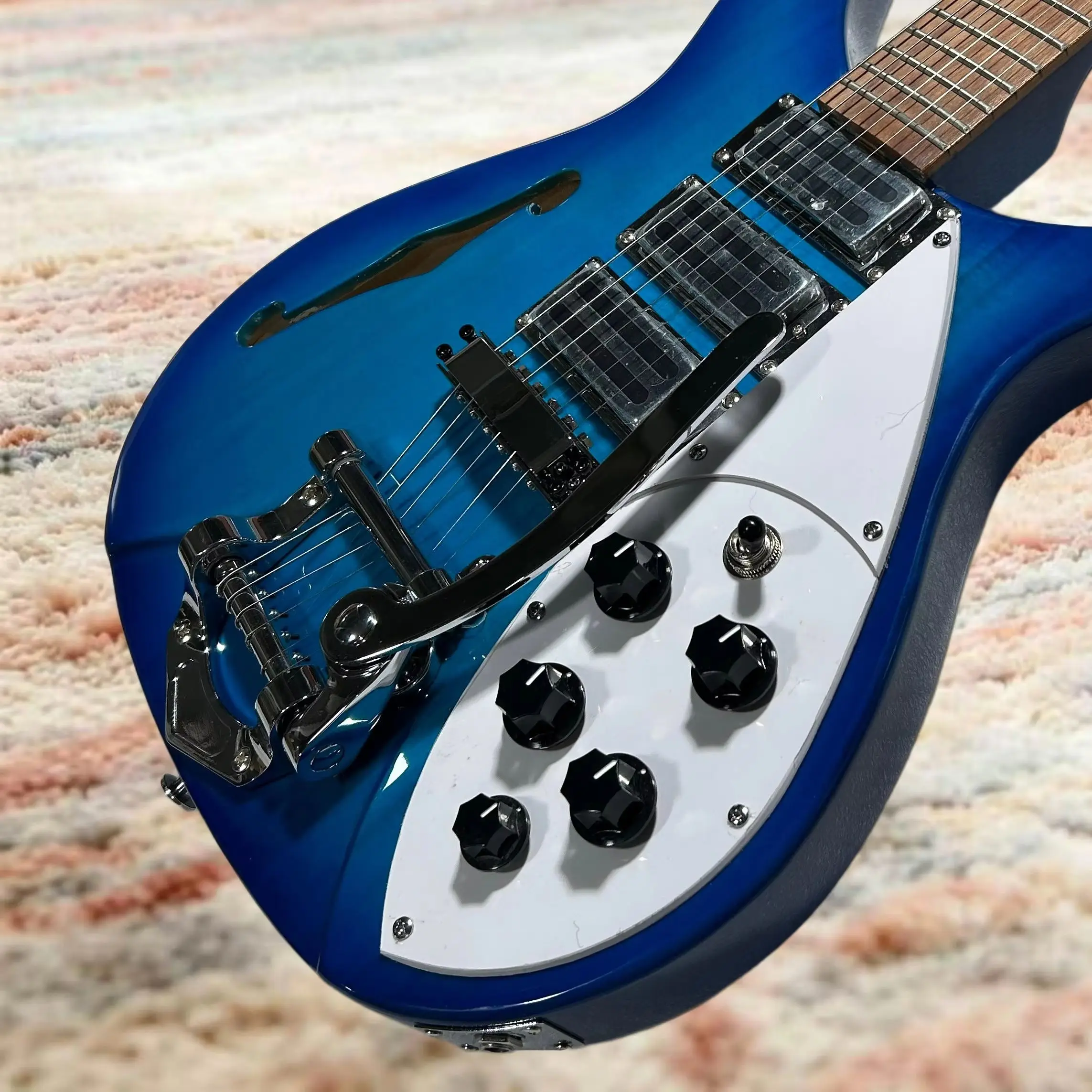 Transparent Bule 325 Model Electric Guitars Semi Hollow 527mm Scale Length F Holes 21 Frets