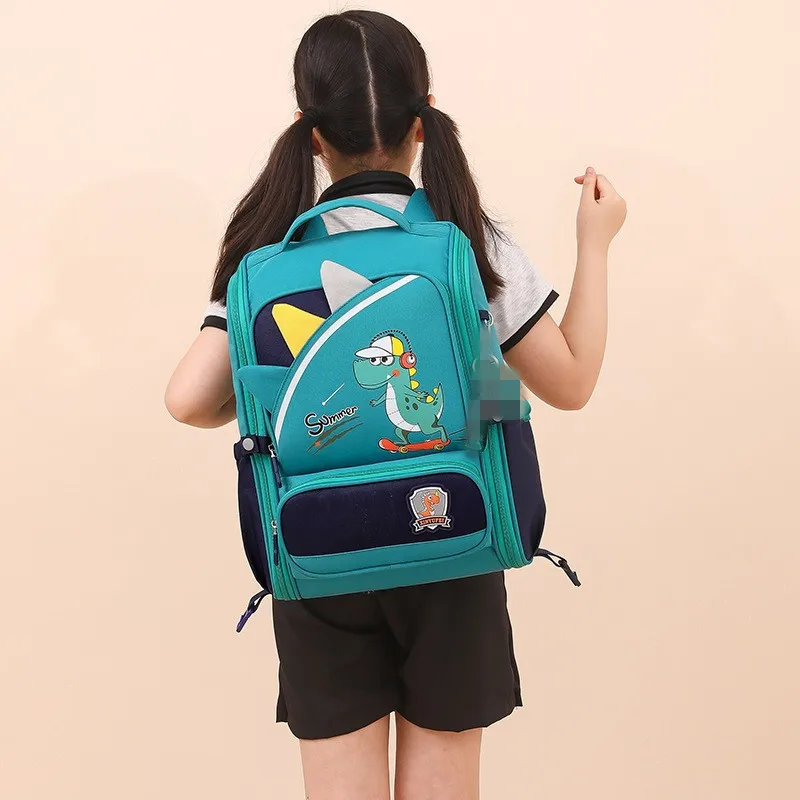 New Waterproof Mochilas De Hombre Children Orthopedic School Backpack with Wheels Boys Schoolbag Trolley School Bags for Girls