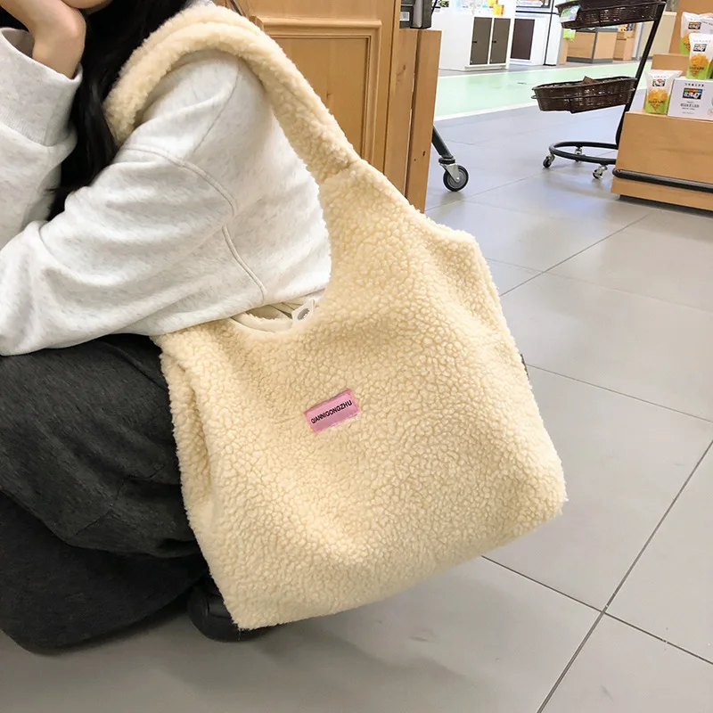 

Милые плюшевые сумки через плечо из меха ягненка для женщин, сумка через плечо, большая вместительная сумка для покупок, классная сумка для девочек, дизайнерские сумки Сумка