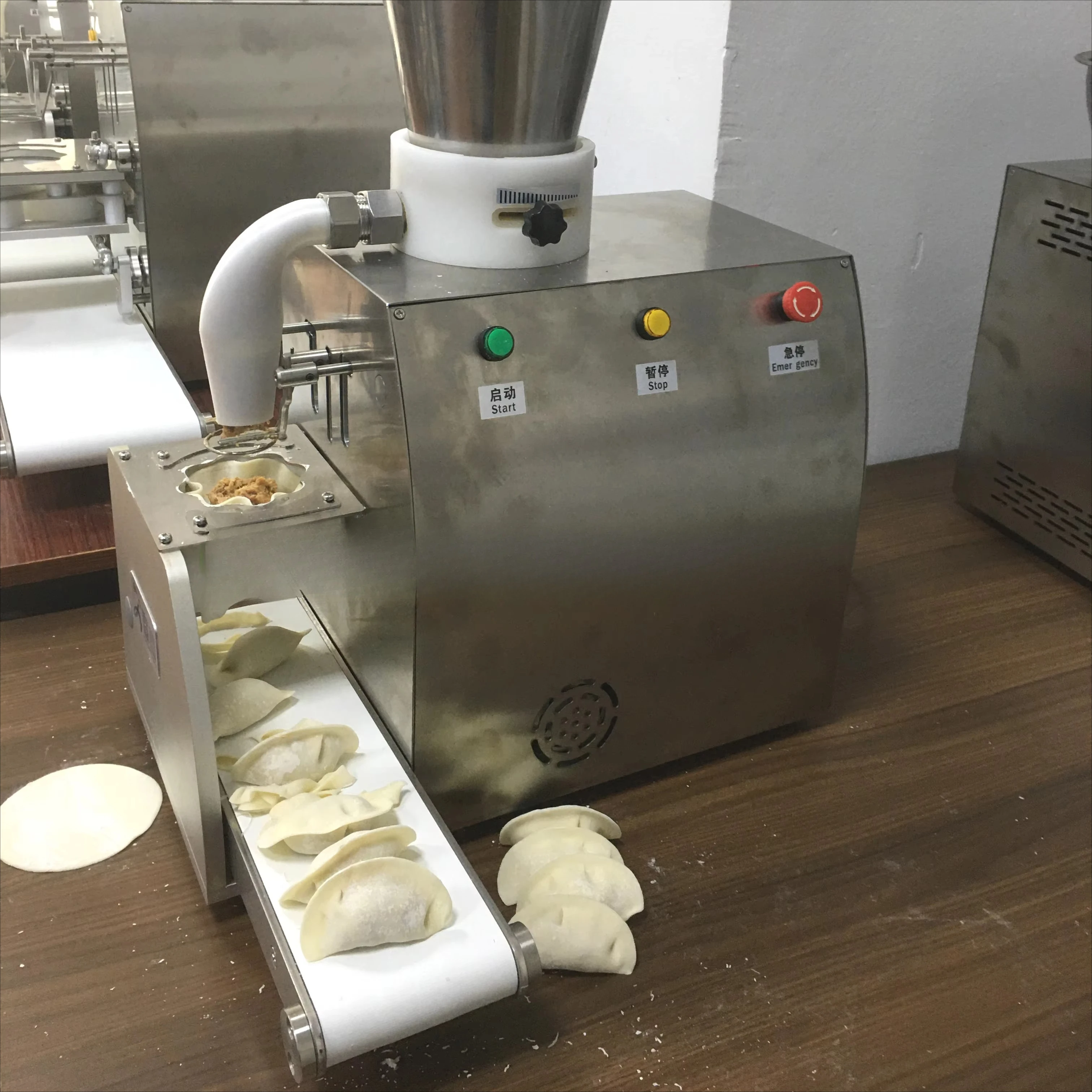 Small 110V/220V Semi Automatic Wonton Making Machine Chinese Dumpling Jiaozi Wonton Maker Forming Machine for Sale