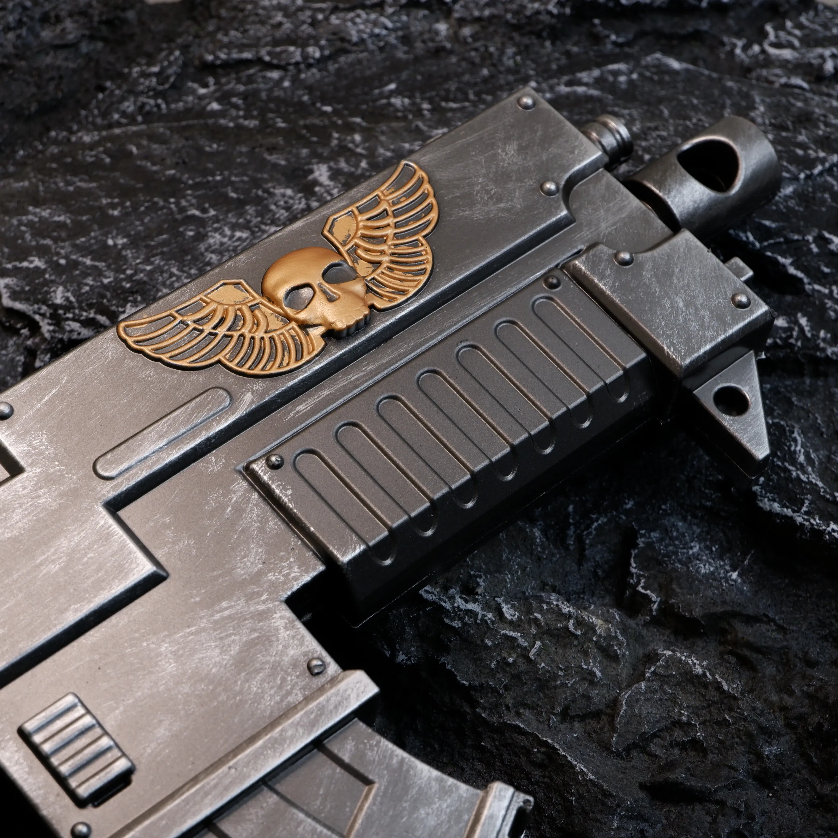 ปืนของเล่นจำลองขนาด 51 ซม. วัสดุ PU สำหรับคอสเพลย์ อาวุธจำลอง ของตกแต่งโต๊ะทำงาน ของขวัญสำหรับเด็กผู้ชาย ขนาดใหญ่ เหมาะสำหรับฮาโลวีน