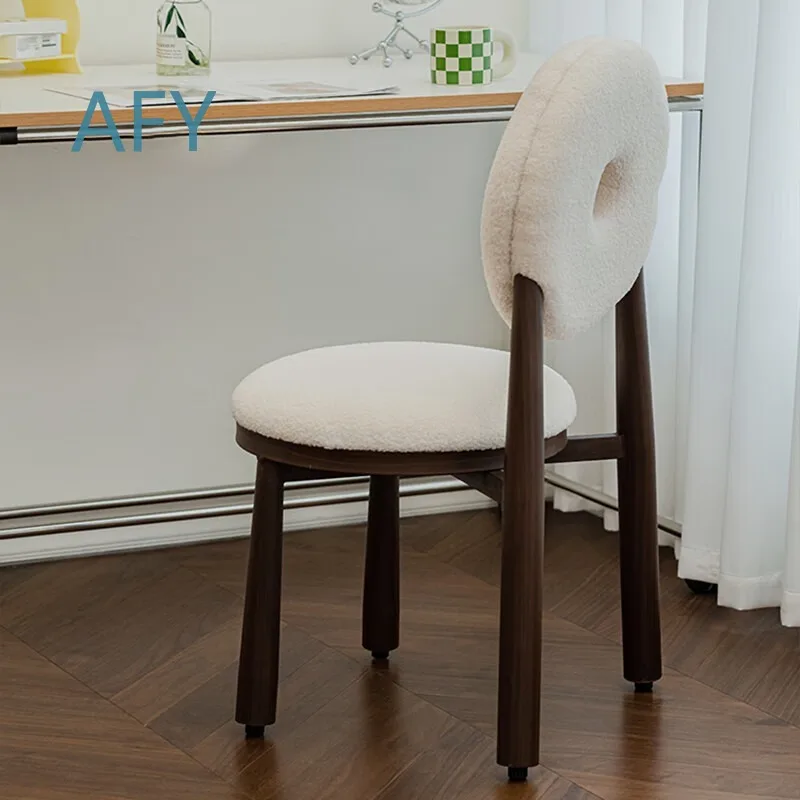 Minimalist Dining Chair with Backrest for Home Café Compact Accent Chair for Boho Chic Decoration for Modern Living Room