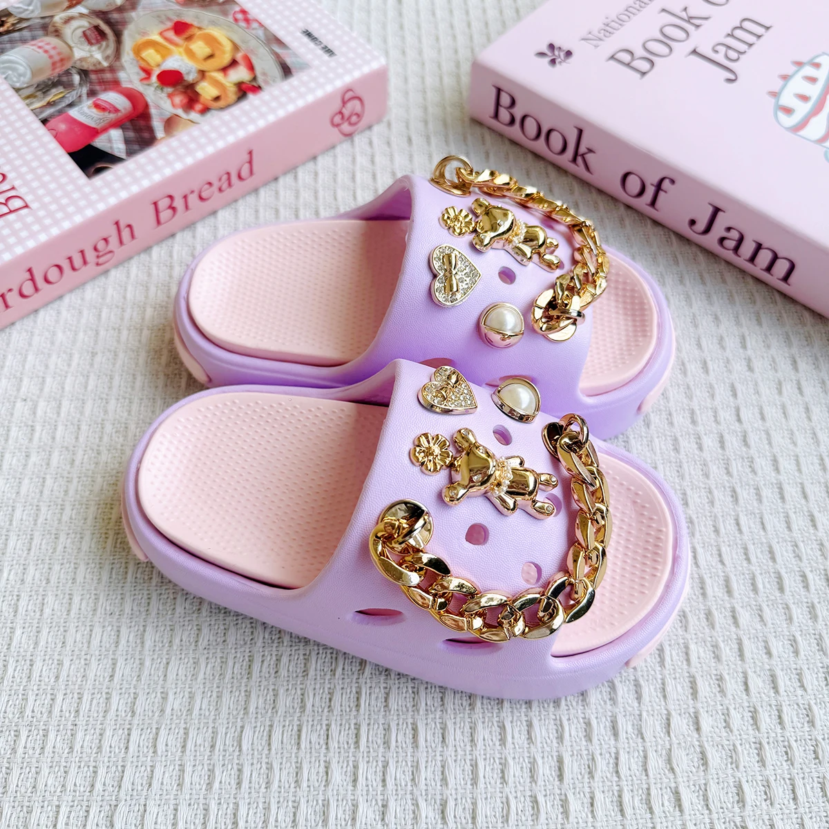 New Popular Cartoon Golden Bear Versatile Girls' Eva Slippers Fashionable Dual-Color Soft-Soled Non-Slip Sandals 831