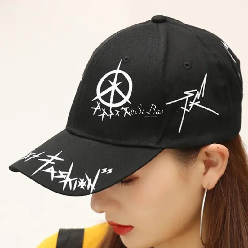 Baseball Cap Young Men and Women Spring Summer Sun Hat Cap and White Color Hip Hop Matching Pentagram Graffiti Baseball Caps