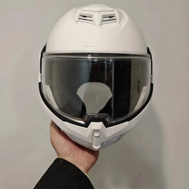 

Шлемы козырьки