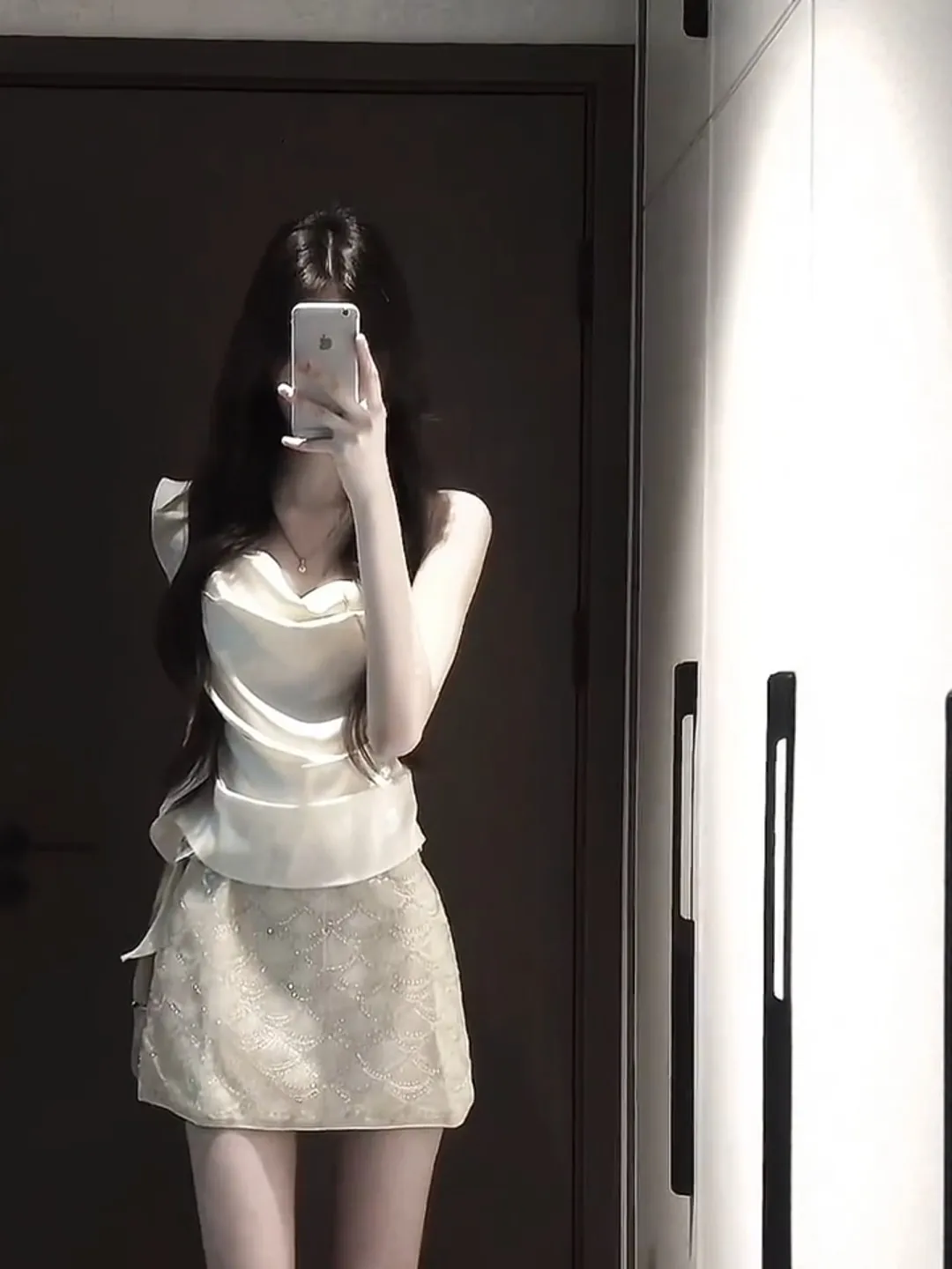 

Sweet And Spicy Style Satin Sleeveless Top Women's Summer Fashion Waist-Cinching Halter Design Short Length Lace Shirt