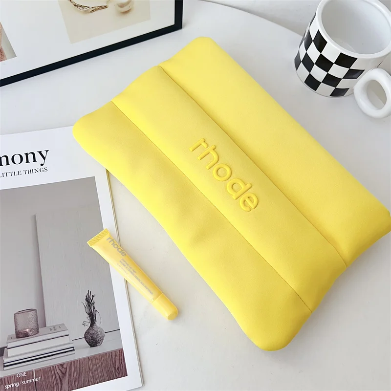 مجموعة هدايا مكياج رود لهاتف آيفون 17 اير 11 12 13 14 15 16 17 برو ماكس حافظة من السيليكون السائل الفاخر + حقيبة مستحضرات التجميل + أحمر الشفاه