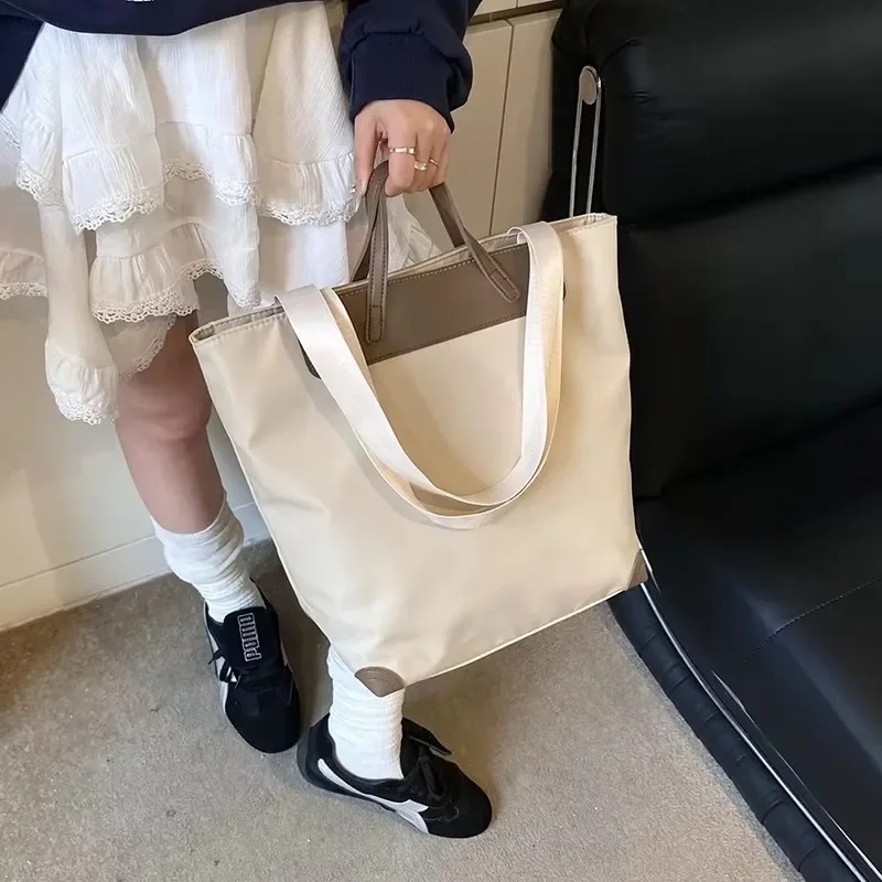 

Новые повседневные однотонные нейлоновые сумки на плечо большой вместимости 2026, распродажа высокого качества, простые универсальные сумки для женщин