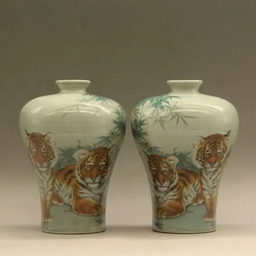 

A Pair Chinese Famille Rose Porcelain Qing Guangxu Tiger Pattern Vase 6.3 inch