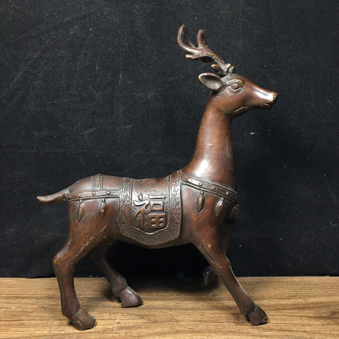 A pair of pure Copper Sika Deer for Home Decoration, Finely Crafted and Aesthetically Pleasing in Appearance