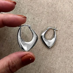 Huitan Hot Trendy Women's Metal Hoop Earrings Silver Color/Gold Color Modern Fashion Geometric Shaped Daily Wear Lady Jewelry