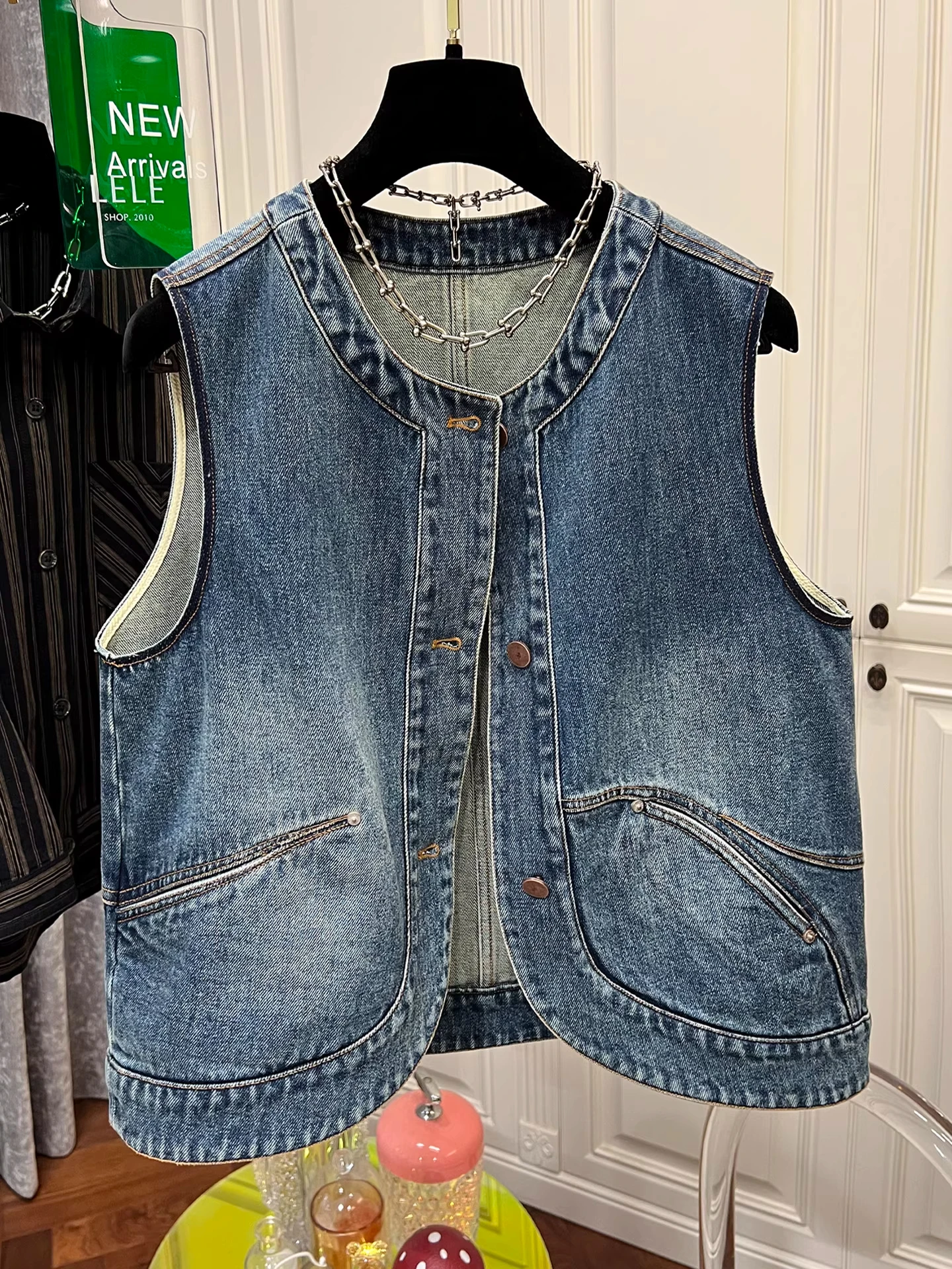 

Retro Waed Denim Vest ex Spring Autumn Svel round Ne oulder Pad Jaet Loose Fit Youth Faion All Seasons