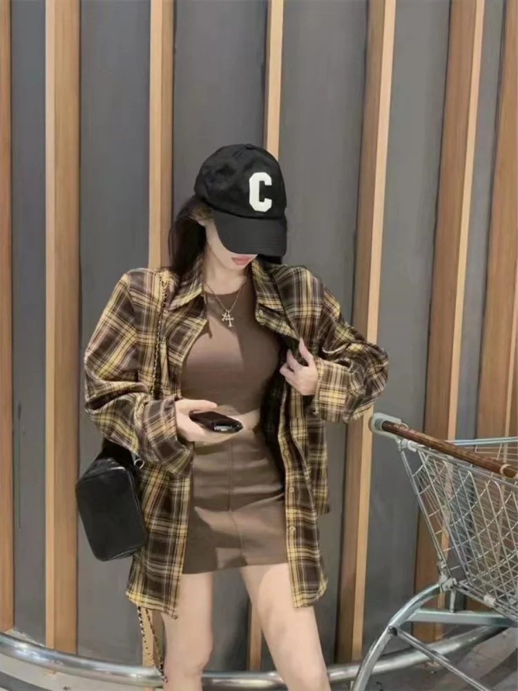 Hot Selling Retro 2024 Summer Plaid Shirt Women New Loose Thin Shirt Cardigan Jacket Fashion High Street Casual Long Sleeved Top