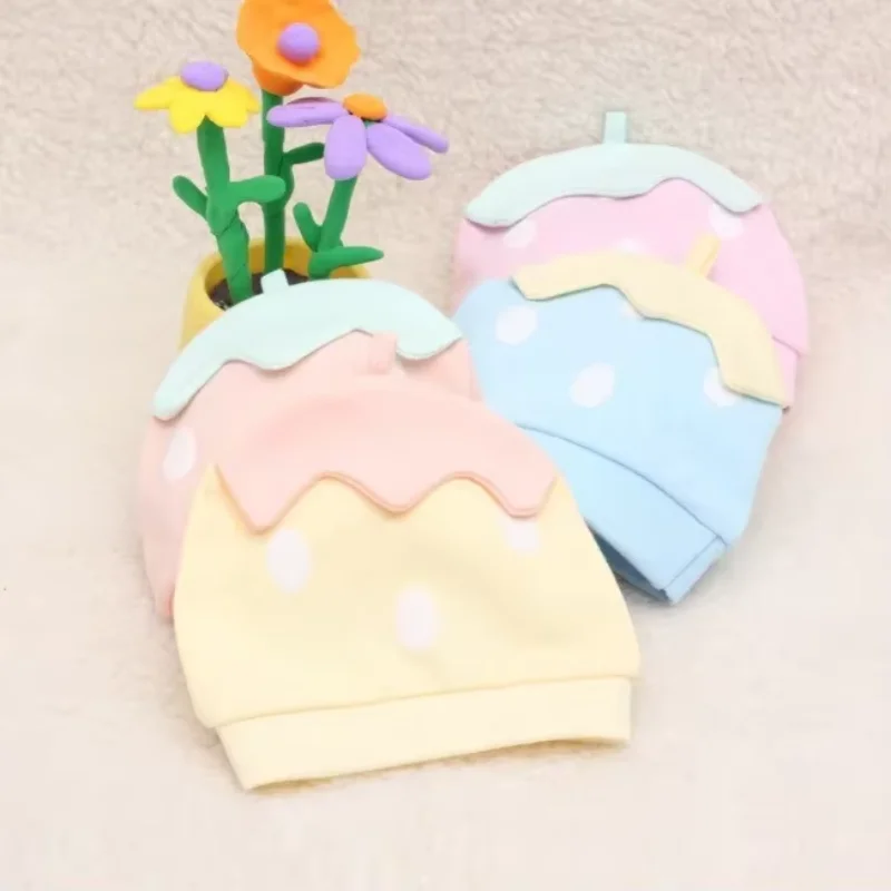 Modisches, einzigartiges Erdbeerform-Design, einfarbig, schöne Stretch-Mütze für Neugeborene