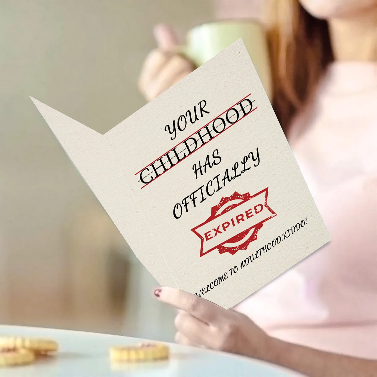 Charmante Retro-Karte zum 18. Geburtstag, „Your Childhood Has Expired“, lustige Geburtstags-Grußkarte für Tochter und Sohn, Geburtstagsgeschenkkarten – Detail 5