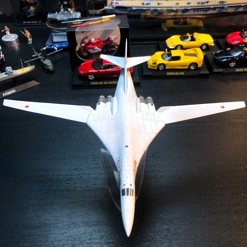 نموذج طائرة لعبة 1:200 مقياس روسيا سلاح الجو Tupolev TU-160 دييكاست سبيكة معدنية طبق الاصل نموذج طائرة لعبة لجمع هدية