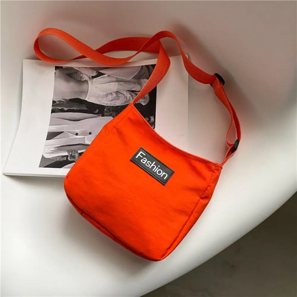 

Новая модная сумка через плечо с буквенным принтом, парусиновая маленькая сумка высокого качества, маленькая квадратная сумка, однотонная сумка-ведро