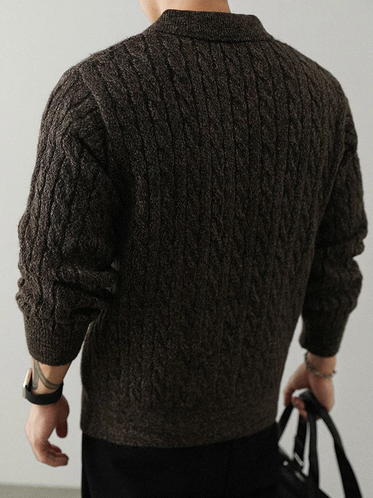 Męskie swetry polo z dzianiny żakardowej w stylu fashion twist, jesienno-zimowe, codzienne, zapinane na guziki, z kołnierzykiem, modne, jednokolorowe, dopasowane swetry.