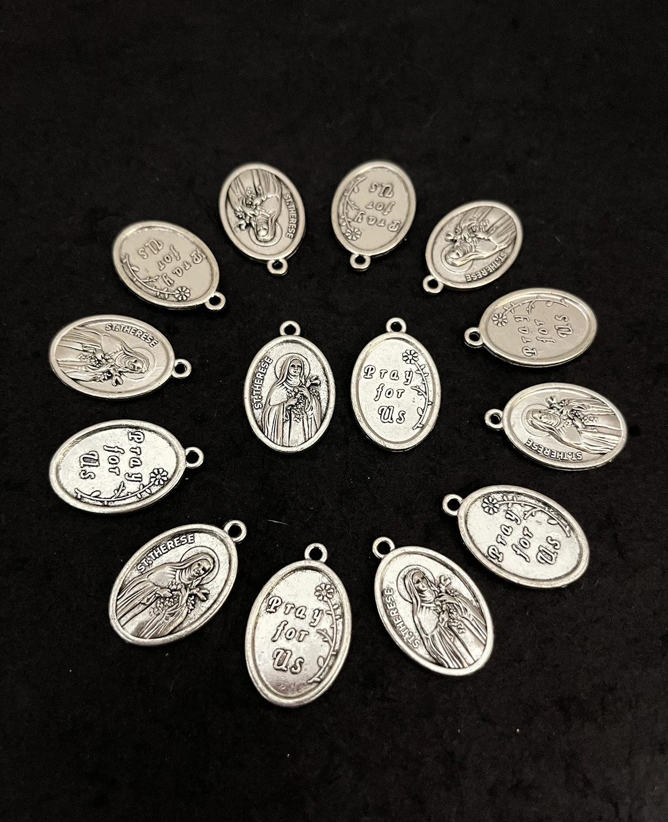 10Pcs Saint Therese Medal Oval St.Therese of Lisieux Floral Pray for Us Pendants for Rosary Parts Jewelry Accessories