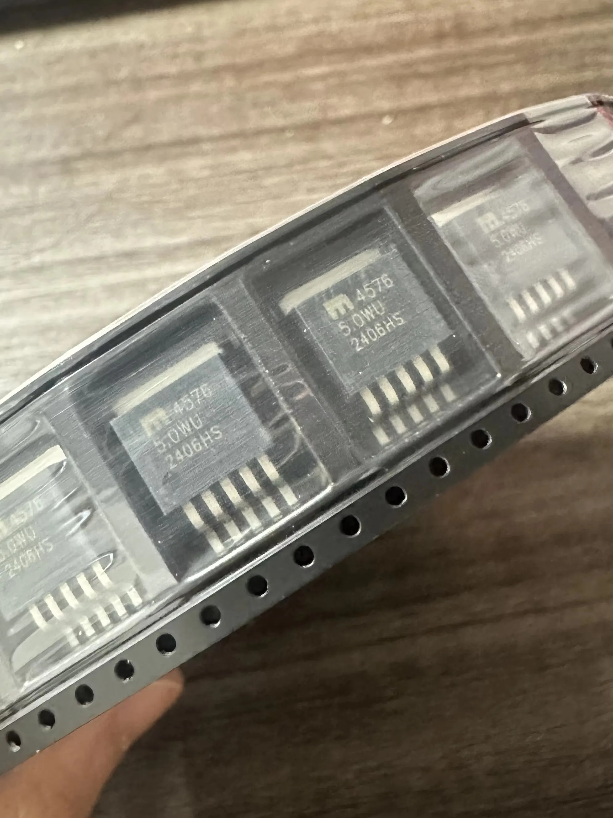 

MIC4576-5.0WU NEW IN STOCK