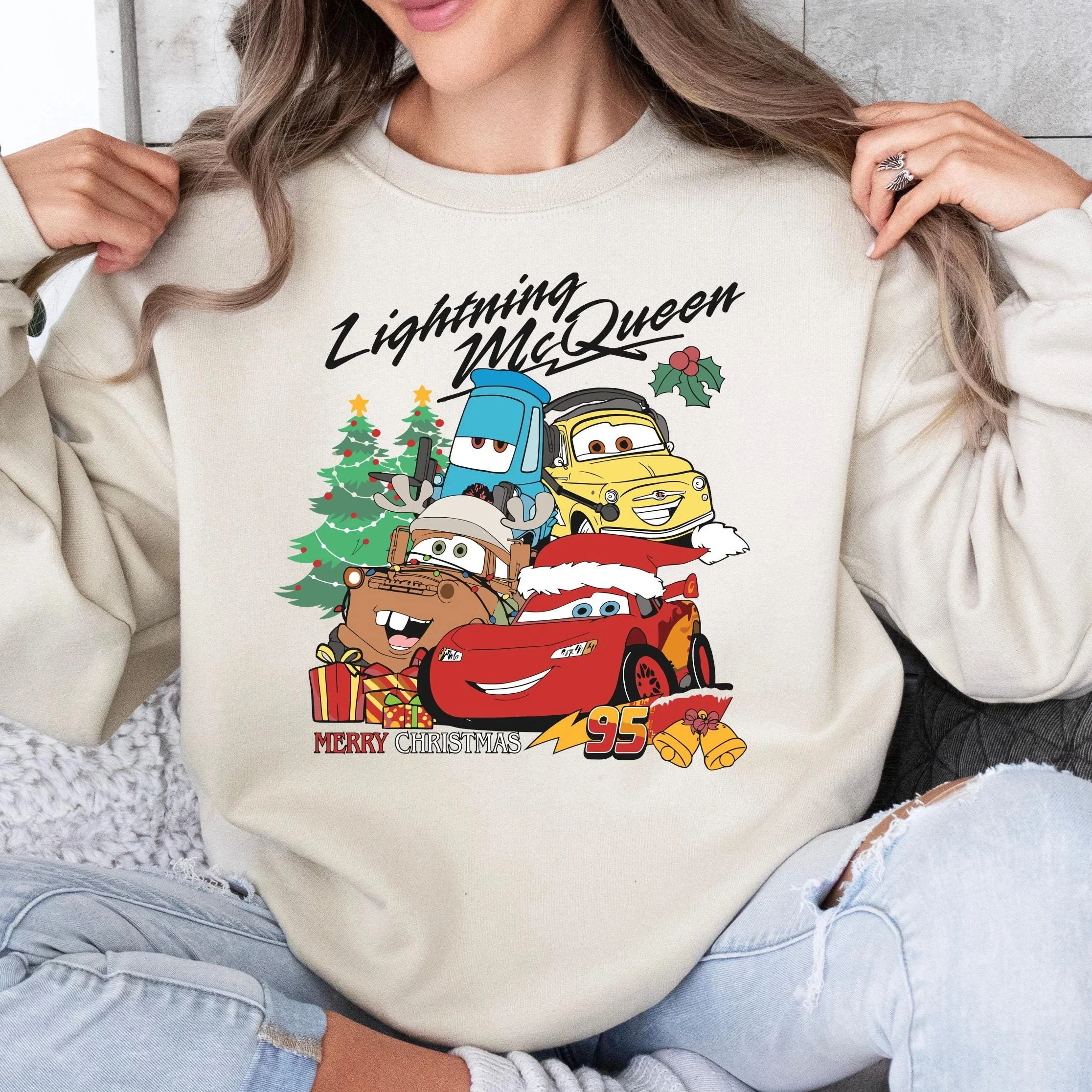 

Рождественский свитшот Lightning McQueen Tow Mater, винтажная рождественская рубашка с машинками, семейная рождественская толстовка с капюшоном