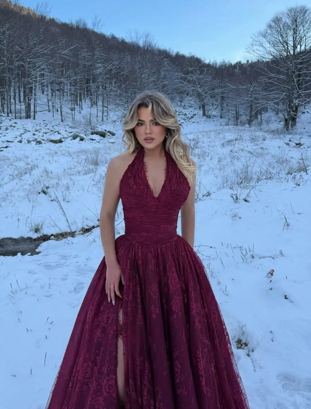 Neues romantisches Rüschen-Neckholder-Kleid mit V-Ausschnitt, Spitze, verziertem Tüll, hohem Schlitz, drapierte Stickerei, A-Linie, Abendkleid, Abschlussball, formelles Partykleid