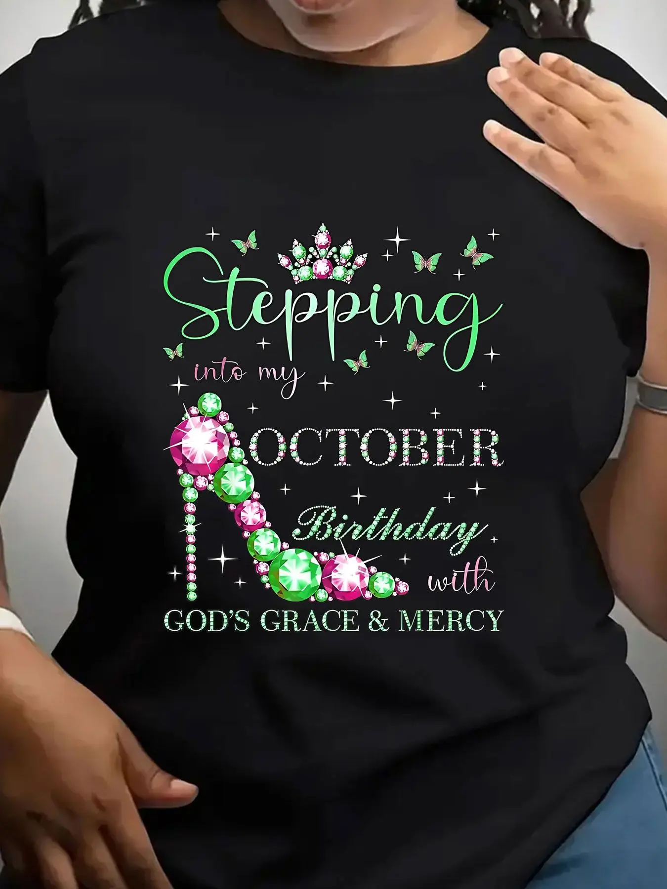 Women's Trendy Crew Neck T-Shirt Stepping into My October Birthday Suitable for Casual Sportswear