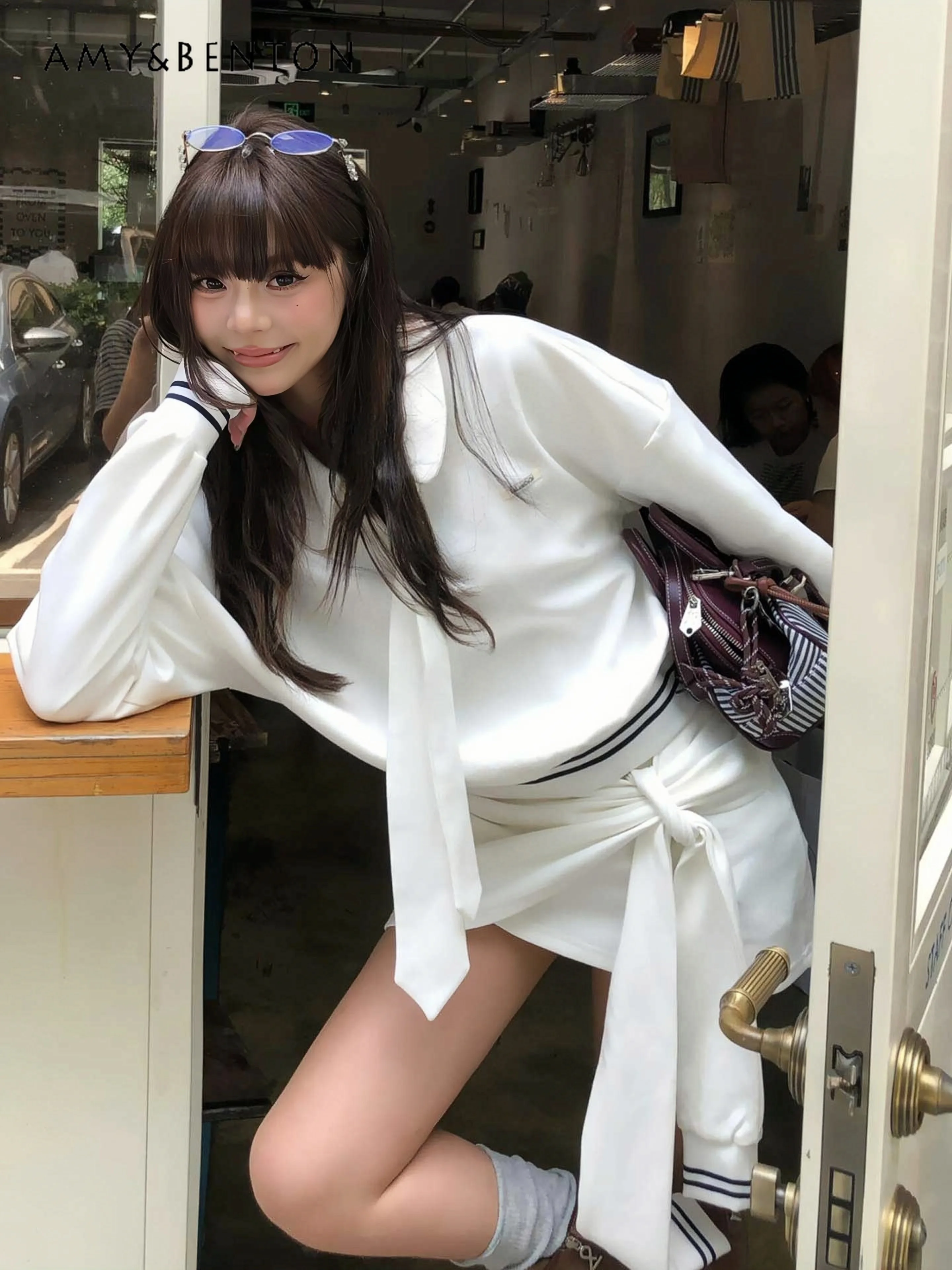 

2025 Spring and Autumn New College Style Doll Collar White Sweatshirt with Detachable Tie Long Sleeve Half Skirt Two-Piece Set