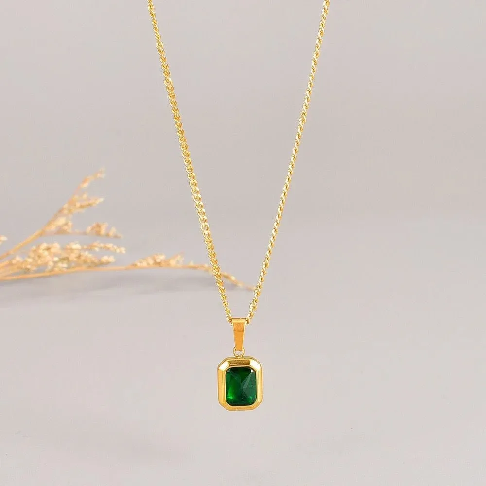 Fashion Retro Green Zircon Pendant Elegant Attractive Engagement Necklaces Beautiful Clavicular Chain Daily Life