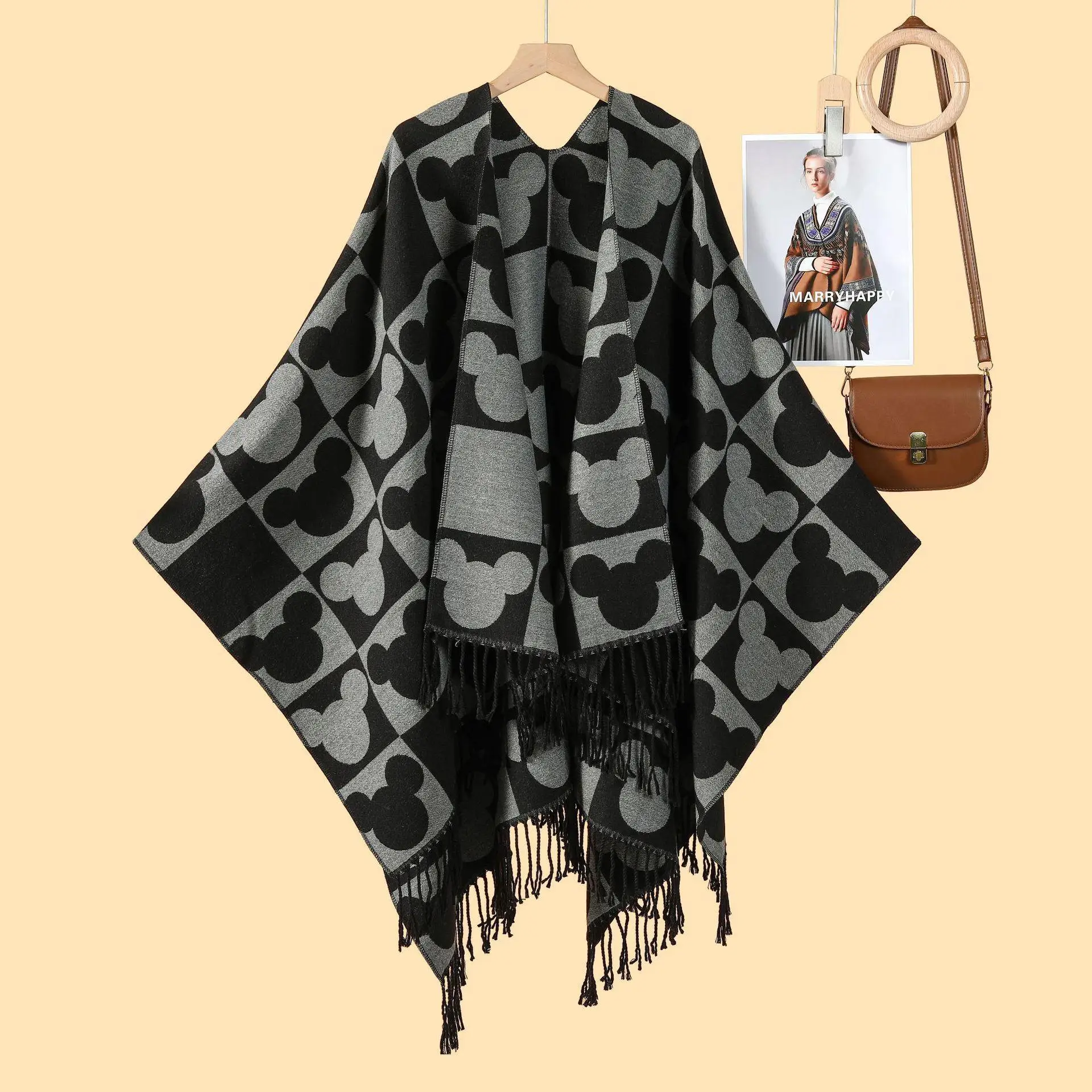 

Faionable Fringed Cartoon Split oulder Women's Cloak New Arrival Ele Long Sve Coat for Autumn Season Made in China