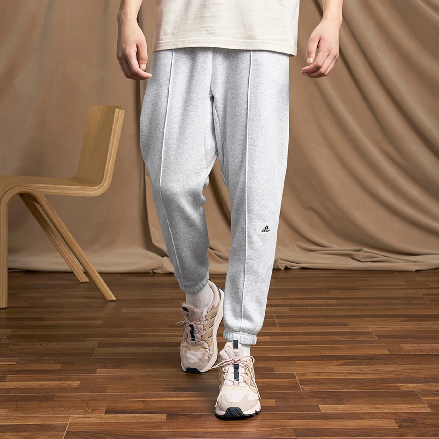 

Оригинальные мужские спортивные повседневные брюки Adidas M LNG PANTS с завязками на штанинах IS7495