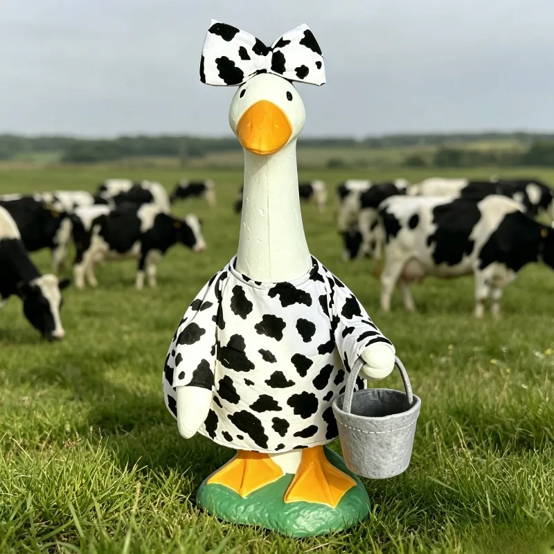 23 Inch Porch Goose Cow Costume Humorous Farmhouse Theme Costume Courtyard Goose Statue Display Decorative Costume
