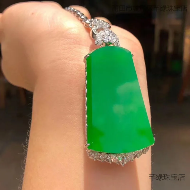 Natural ice-grade positive green jadeite 