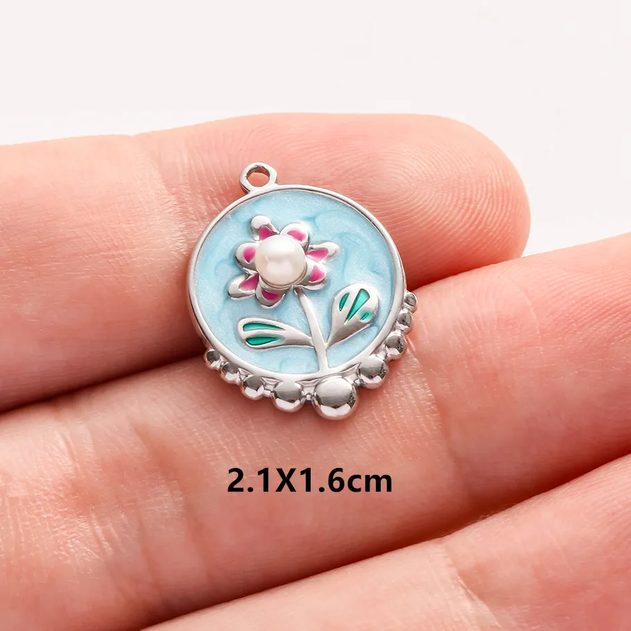 2 Stück Edelstahl-Anhänger mit blau-rosa Emaille, modischer Pflanzen-Charm, natürliche Perlenblumen-Anhänger für die Schmuckherstellung, Halsketten, Großhandel – Detail 7
