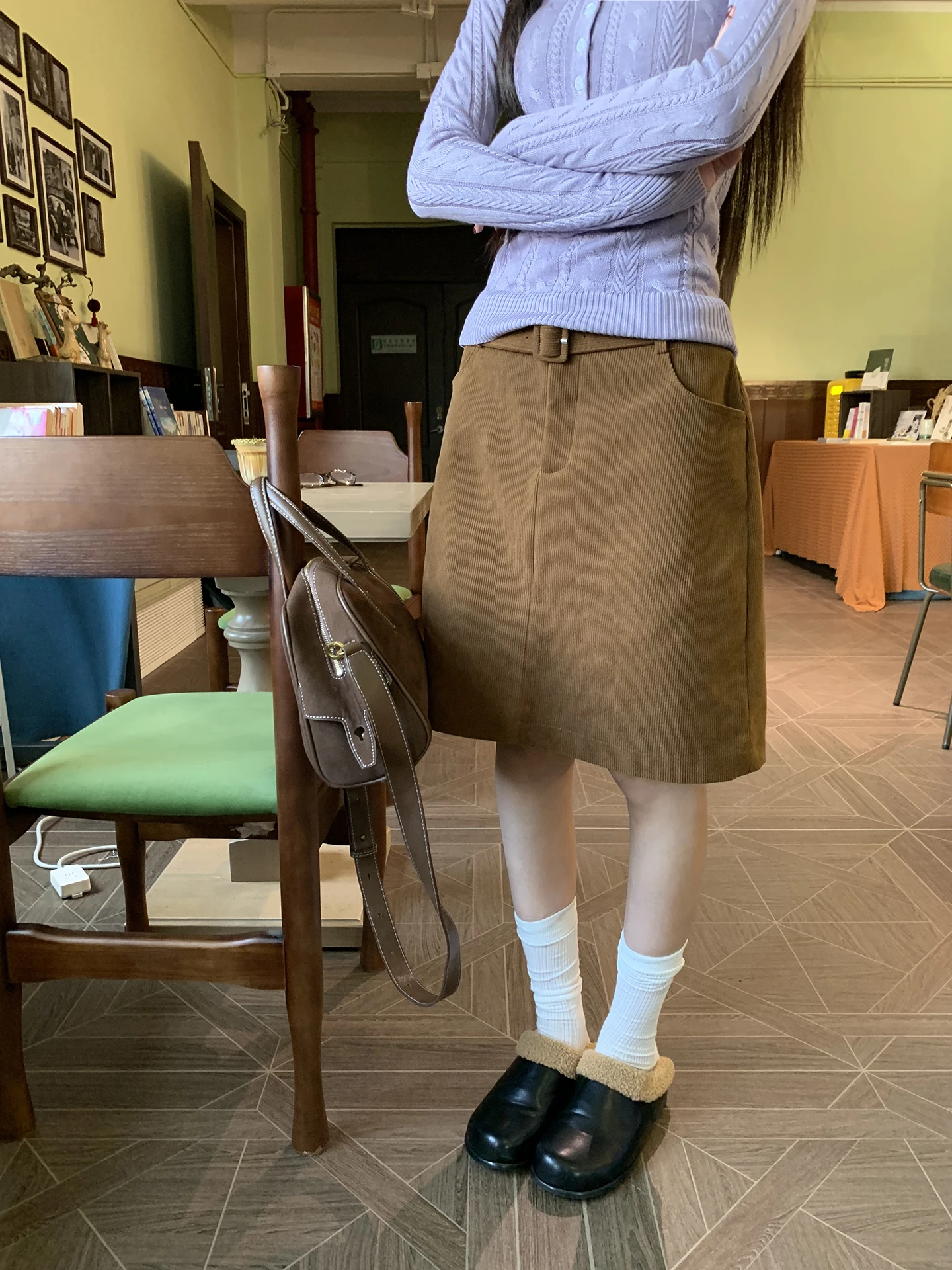 

Красная юбка трапециевидной формы знаменитостей, женская осенне-зимняя новинка, облегающая красивая юбка прямого кроя с низкой талией, дизайн на молнии