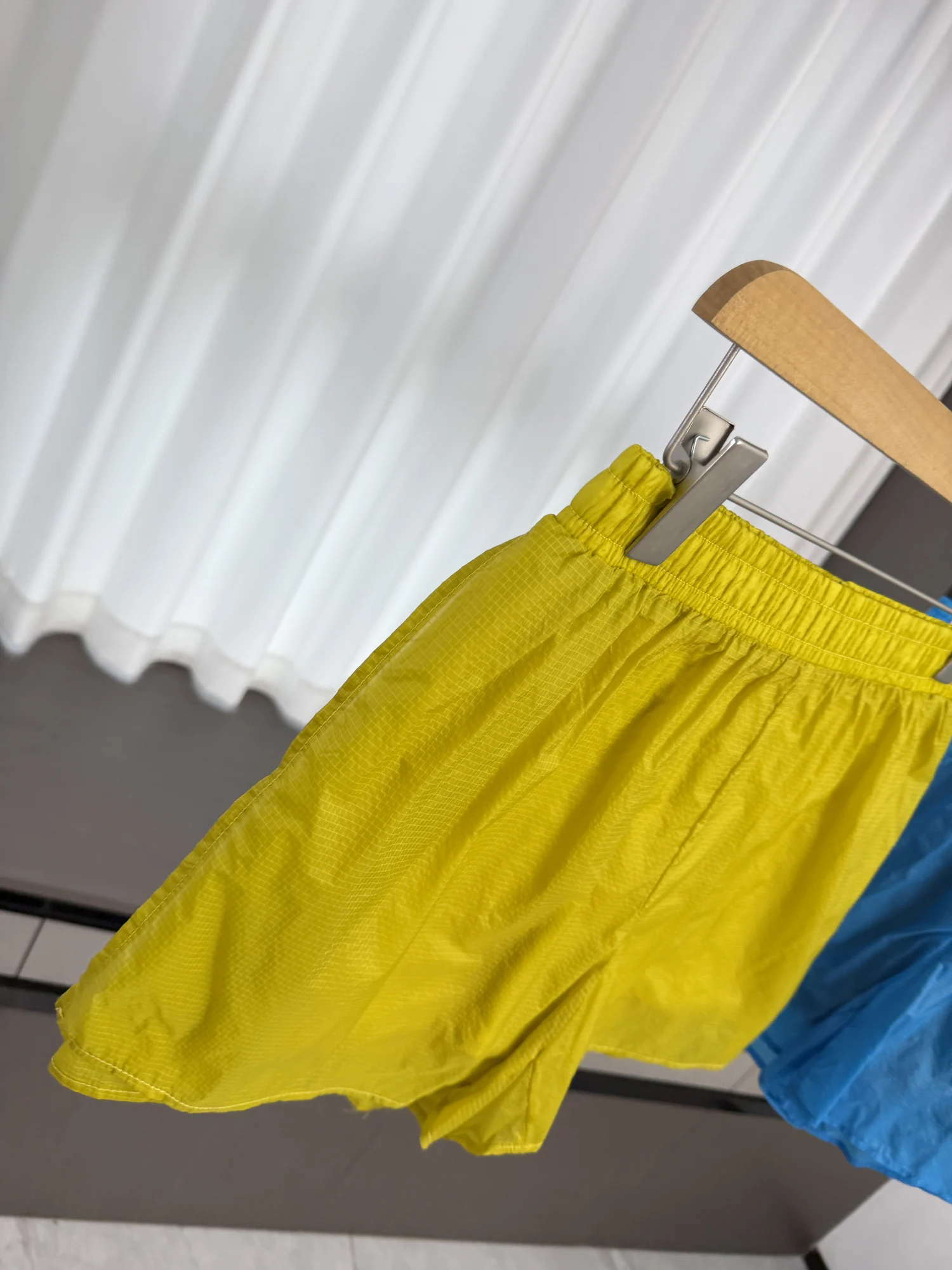 Outdoor Lightweight Sport Shorts Men's Casual Breathable Quick Dry Shorts Summer Loose Fit High Waist Nylon Fabric Pure Color