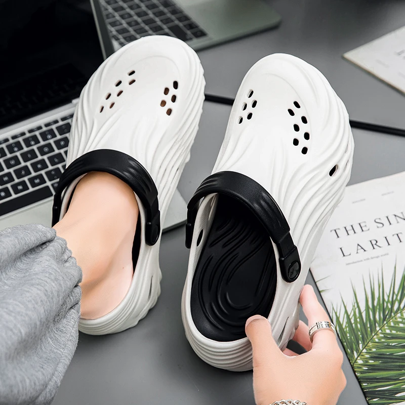 male New style Hot sale Summer Outdoor Beach Wading shoes Anti-slip Wear-resistant Sandals Baotou Slippers