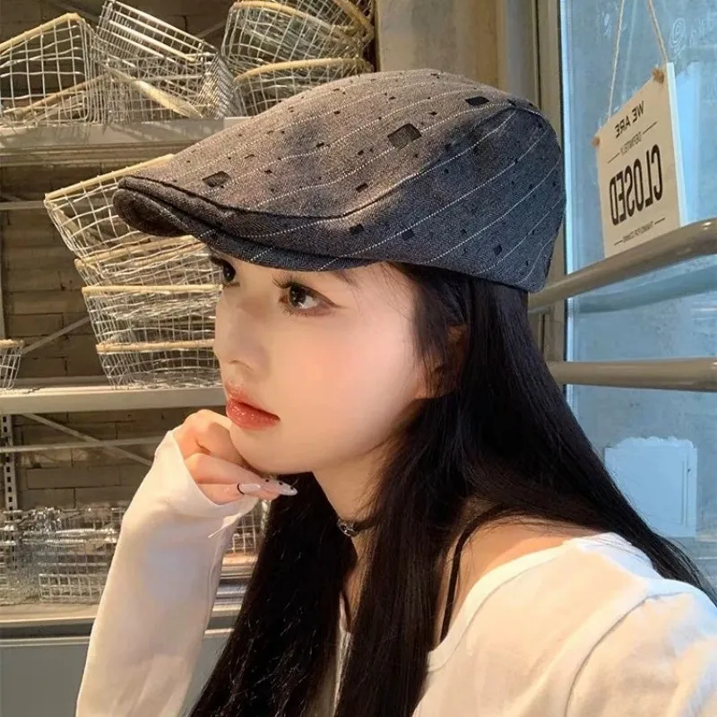 Retro Nischen-Mode Gestreifte Forward Cap für Damen Vielseitige Baskenmütze Frühling und Herbst Künstlerhut Vielseitige Baseballkappe