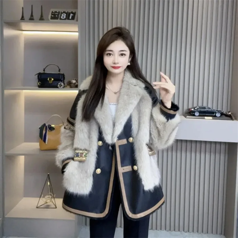 Abrigo de cuero y piel de longitud media para mujer, combinación de pelo de visón para invierno, piel de imitación joven, Popular, novedad de 2024