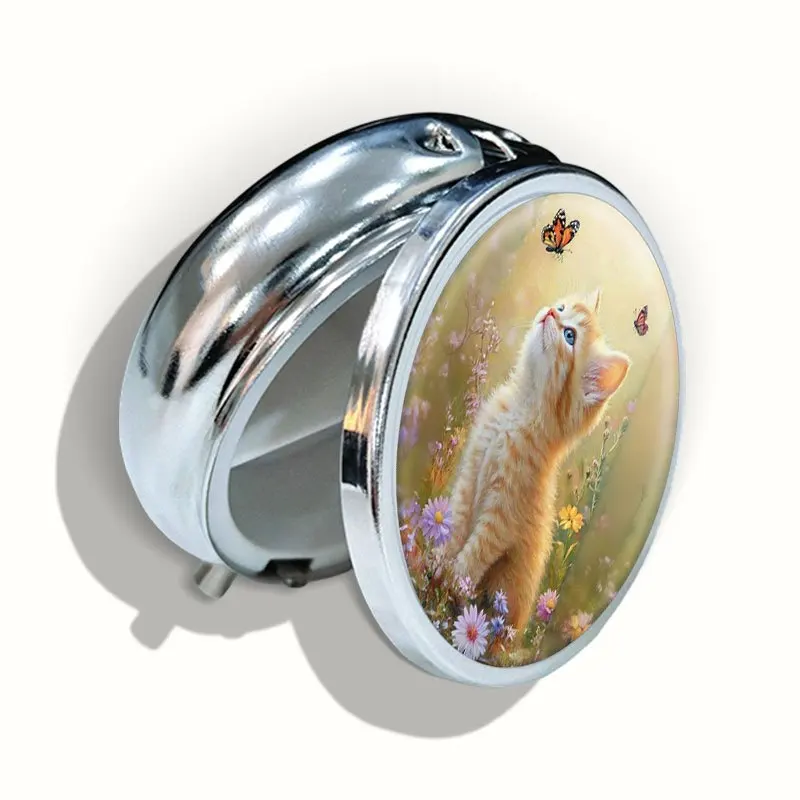 1 Small Cat-Shaped Pill Box with Flower and Butterfly Design, 3-Compartment Metal Storage Box, Cute and Natural Design, Portable and Suitable for Placing in a Bag, Perfect Gift for Cat Lovers