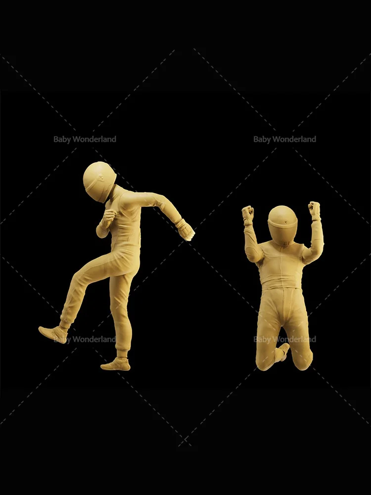 متوفر في المخزون 1/64 1/43 1/35 F1 يحتفال بطولةهم بواسطة شخصيات سيارات الركل نموذج غير مطلي ألعاب المشهد الإبداعي