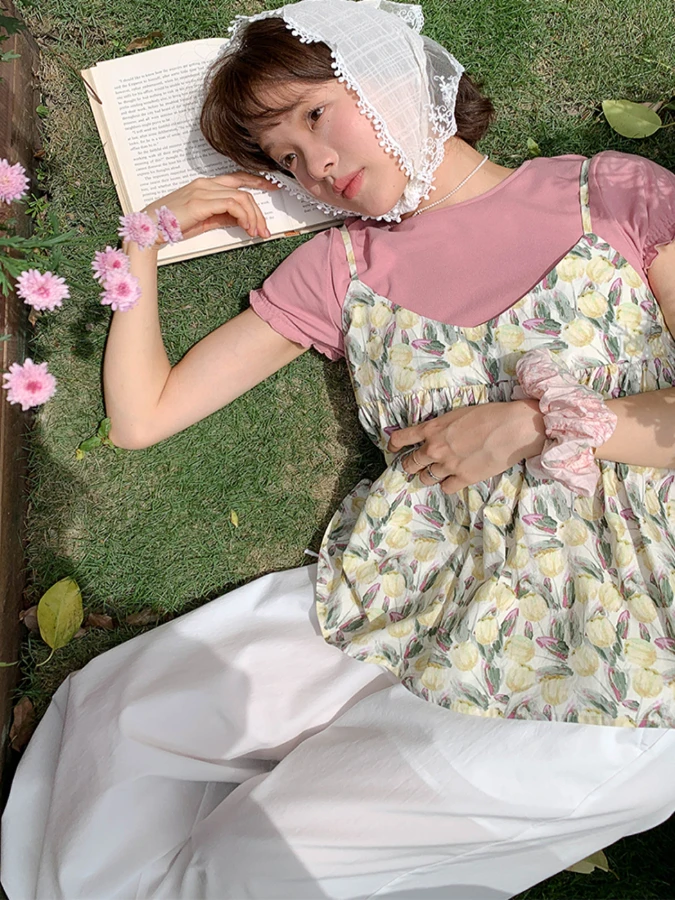 

Розовый топ с принтом «Тюльпаны» в стиле масляной живописи, хлопковый, летний, на бретельках, женский, комфортный, дышащий, с V-образным вырезом, короткий рукав